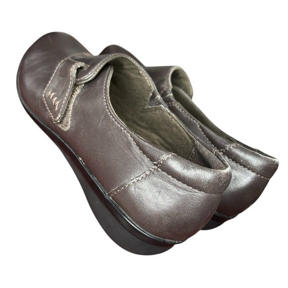 NWOT CLARKS Everlay Kara Dark Brown Leather Shoes, Women’s Size 6.5 - Picture 2 of 8